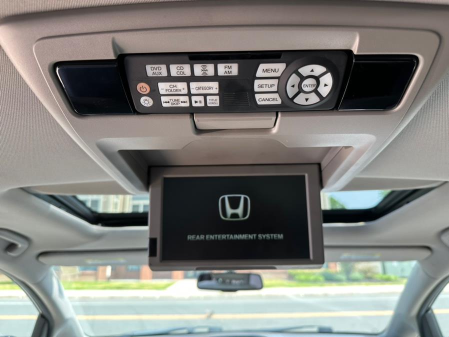 2013 Honda Odyssey 5dr EX-L w/RES, available for sale in Manchester, Connecticut | Carsonmain LLC. Manchester, Connecticut 2013 Honda Odyssey 5dr EX-L w/RES, available for sale in Manchester, Connecticut | Carsonmain LLC. Manchester, Connecticut