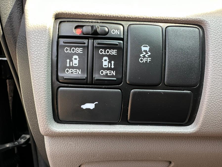 2013 Honda Odyssey 5dr EX-L w/RES, available for sale in Manchester, Connecticut | Carsonmain LLC. Manchester, Connecticut 2013 Honda Odyssey 5dr EX-L w/RES, available for sale in Manchester, Connecticut | Carsonmain LLC. Manchester, Connecticut