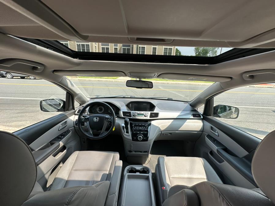 2013 Honda Odyssey 5dr EX-L w/RES, available for sale in Manchester, Connecticut | Carsonmain LLC. Manchester, Connecticut 2013 Honda Odyssey 5dr EX-L w/RES, available for sale in Manchester, Connecticut | Carsonmain LLC. Manchester, Connecticut
