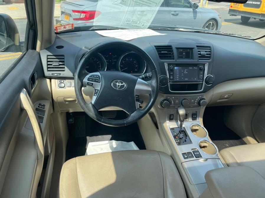 2013 Toyota Highlander 4WD 4dr V6 SE (Natl), available for sale in Brooklyn, New York | Worlds Best Auto Inc. Brooklyn, New York 2013 Toyota Highlander 4WD 4dr V6 SE (Natl), available for sale in Brooklyn, New York | Worlds Best Auto Inc. Brooklyn, New York