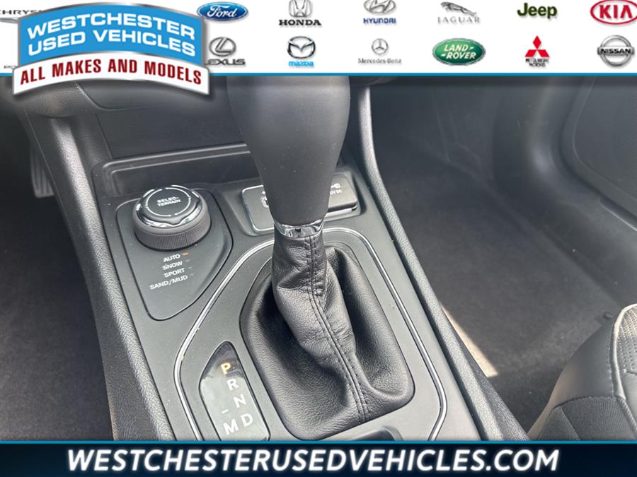 2020 Jeep Cherokee Limited, available for sale in White Plains, New York | Westchester Used Vehicles. White Plains, New York 2020 Jeep Cherokee Limited, available for sale in White Plains, New York | Westchester Used Vehicles. White Plains, New York