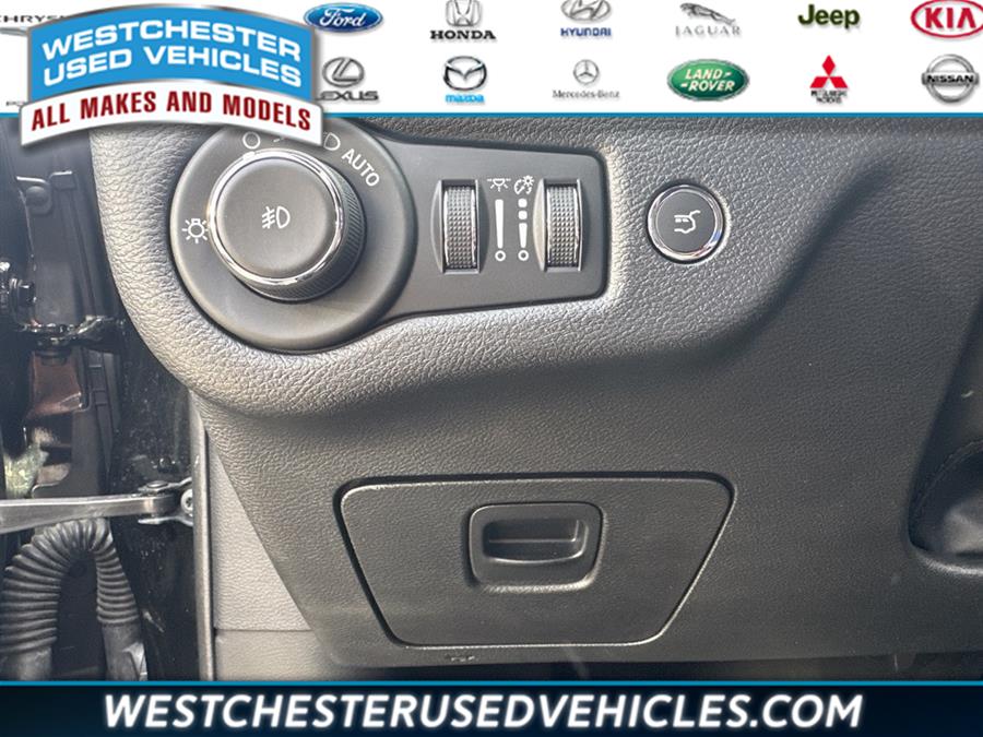 2020 Jeep Cherokee Limited, available for sale in White Plains, New York | Westchester Used Vehicles. White Plains, New York 2020 Jeep Cherokee Limited, available for sale in White Plains, New York | Westchester Used Vehicles. White Plains, New York