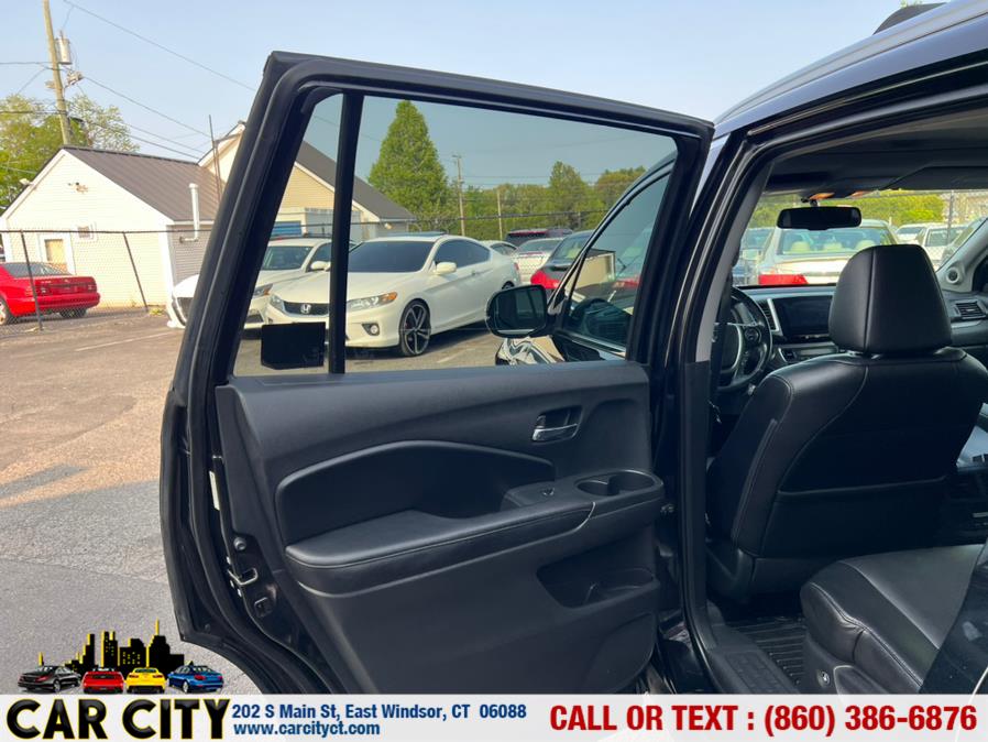 2016 Honda Pilot AWD 4dr EX-L, available for sale in East Windsor, Connecticut | Car City LLC. East Windsor, Connecticut 2016 Honda Pilot AWD 4dr EX-L, available for sale in East Windsor, Connecticut | Car City LLC. East Windsor, Connecticut