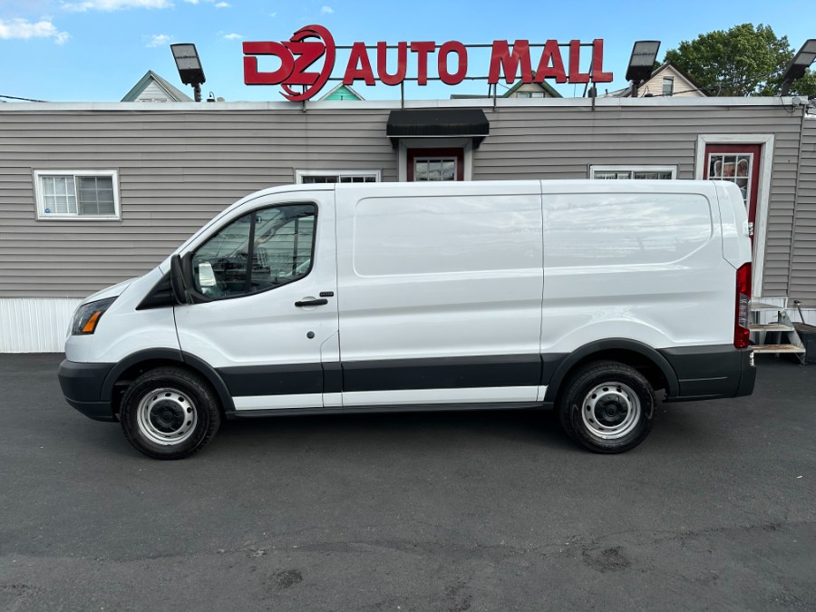 Used Ford Transit Van T-150 130" Low Rf 8600 GVWR Swing-Out RH Dr 2017 | DZ Automall. Paterson, New Jersey
