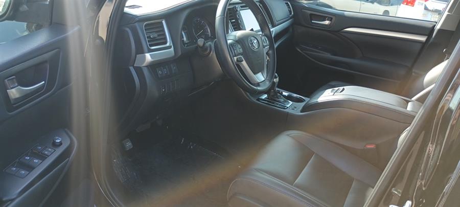 2019 Toyota Highlander XLE V6 AWD (Natl), available for sale in Vernon, Connecticut | TD Automotive Enterprises LLC DBA Diamond Auto Cars. Vernon, Connecticut 2019 Toyota Highlander XLE V6 AWD (Natl), available for sale in Vernon, Connecticut | TD Automotive Enterprises LLC DBA Diamond Auto Cars. Vernon, Connecticut