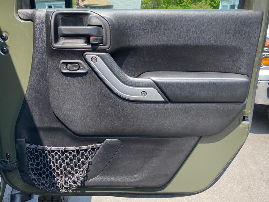 2015 Jeep Wrangler Unlimited 4WD 4dr Rubicon, available for sale in Canton, Connecticut | Lava Motors 2 Inc. Canton, Connecticut 2015 Jeep Wrangler Unlimited 4WD 4dr Rubicon, available for sale in Canton, Connecticut | Lava Motors 2 Inc. Canton, Connecticut