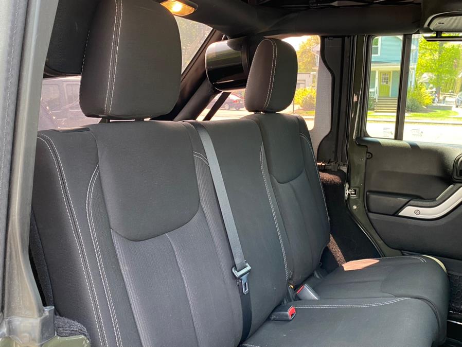 2015 Jeep Wrangler Unlimited 4WD 4dr Rubicon, available for sale in Canton, Connecticut | Lava Motors 2 Inc. Canton, Connecticut 2015 Jeep Wrangler Unlimited 4WD 4dr Rubicon, available for sale in Canton, Connecticut | Lava Motors 2 Inc. Canton, Connecticut