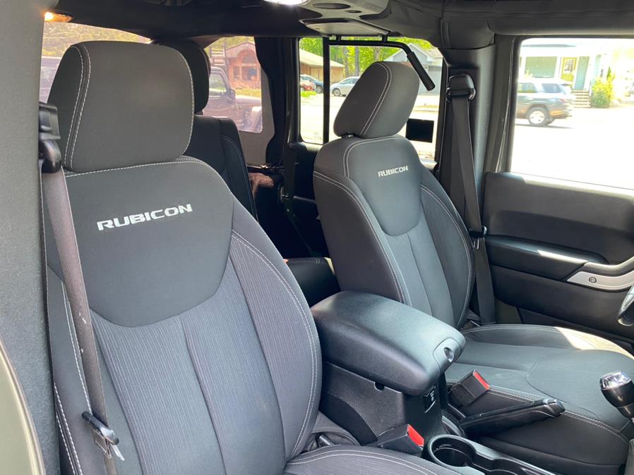 2015 Jeep Wrangler Unlimited 4WD 4dr Rubicon, available for sale in Canton, Connecticut | Lava Motors 2 Inc. Canton, Connecticut 2015 Jeep Wrangler Unlimited 4WD 4dr Rubicon, available for sale in Canton, Connecticut | Lava Motors 2 Inc. Canton, Connecticut