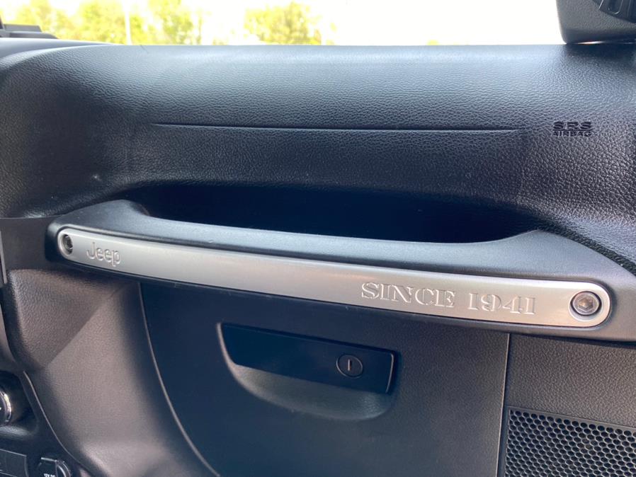 2015 Jeep Wrangler Unlimited 4WD 4dr Rubicon, available for sale in Canton, Connecticut | Lava Motors 2 Inc. Canton, Connecticut 2015 Jeep Wrangler Unlimited 4WD 4dr Rubicon, available for sale in Canton, Connecticut | Lava Motors 2 Inc. Canton, Connecticut