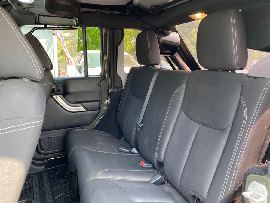 2015 Jeep Wrangler Unlimited 4WD 4dr Rubicon, available for sale in Canton, Connecticut | Lava Motors 2 Inc. Canton, Connecticut 2015 Jeep Wrangler Unlimited 4WD 4dr Rubicon, available for sale in Canton, Connecticut | Lava Motors 2 Inc. Canton, Connecticut