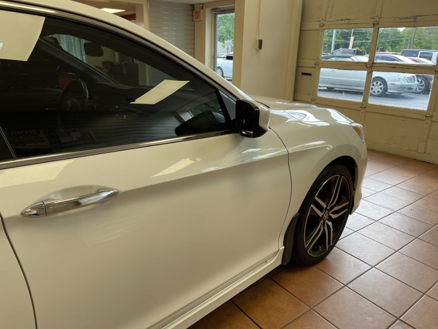 2017 Honda Accord Sedan Sport SE CVT, available for sale in Suffern, New York | Rockland Motor Sport. Suffern, New York 2017 Honda Accord Sedan Sport SE CVT, available for sale in Suffern, New York | Rockland Motor Sport. Suffern, New York