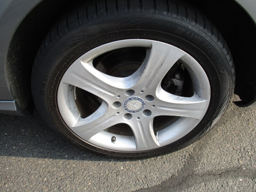 2015 Mercedes-Benz E-Class 4dr Sdn E 350 Luxury 4MATIC, available for sale in New Britain, Connecticut | Universal Motors LLC. New Britain, Connecticut 2015 Mercedes-Benz E-Class 4dr Sdn E 350 Luxury 4MATIC, available for sale in New Britain, Connecticut | Universal Motors LLC. New Britain, Connecticut
