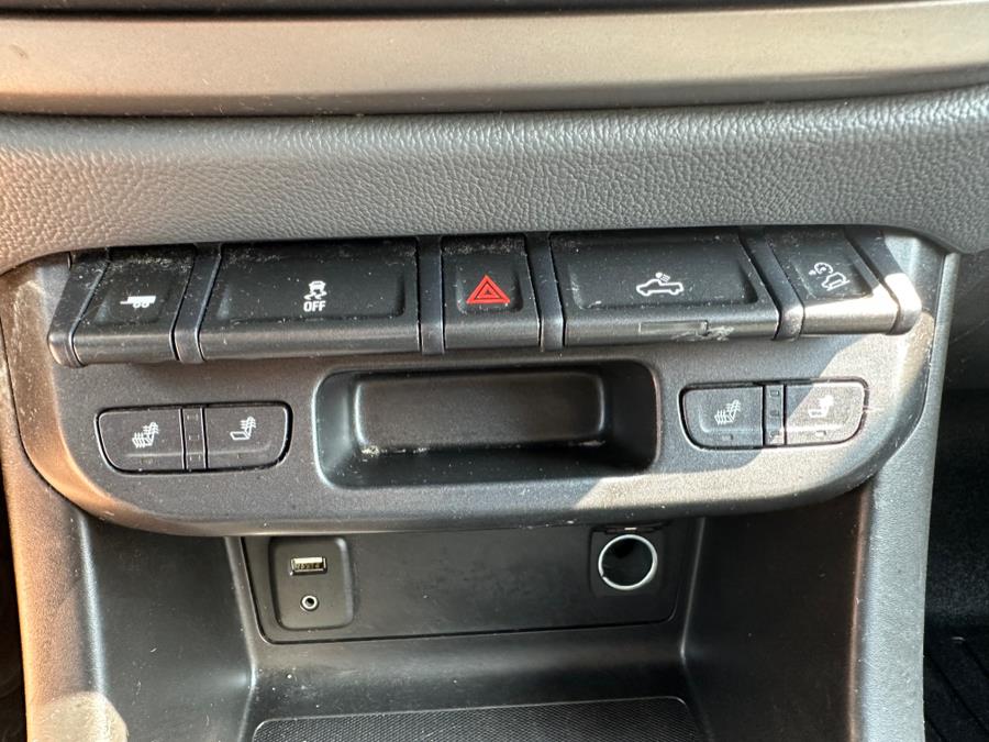 2018 Chevrolet Colorado 4WD Crew Cab 128.3" Z71, available for sale in Huntington Station, New York | Huntington Auto Mall. Huntington Station, New York 2018 Chevrolet Colorado 4WD Crew Cab 128.3" Z71, available for sale in Huntington Station, New York | Huntington Auto Mall. Huntington Station, New York