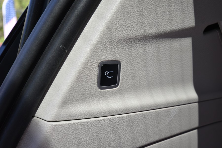 2021 Chrysler Pacifica Limited AWD, available for sale in Waterbury, Connecticut | Highline Car Connection. Waterbury, Connecticut 2021 Chrysler Pacifica Limited AWD, available for sale in Waterbury, Connecticut | Highline Car Connection. Waterbury, Connecticut