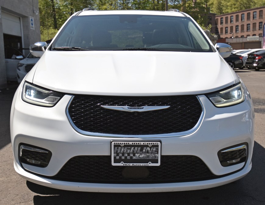 2021 Chrysler Pacifica Limited AWD, available for sale in Waterbury, Connecticut | Highline Car Connection. Waterbury, Connecticut 2021 Chrysler Pacifica Limited AWD, available for sale in Waterbury, Connecticut | Highline Car Connection. Waterbury, Connecticut