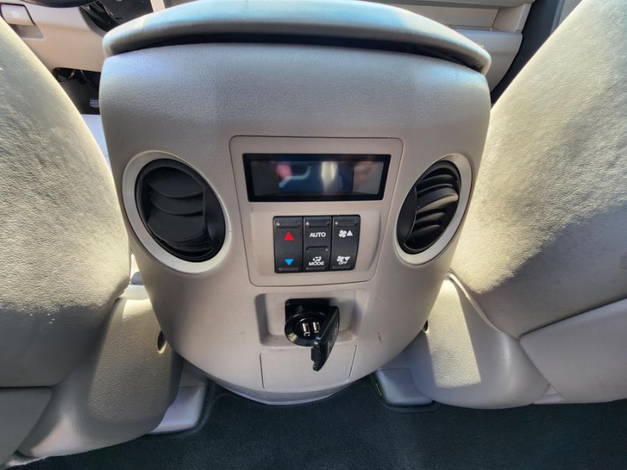 2009 Honda Pilot 4WD 4dr Touring w/Navi, available for sale in West Babylon, New York | SGM Auto Sales. West Babylon, New York 2009 Honda Pilot 4WD 4dr Touring w/Navi, available for sale in West Babylon, New York | SGM Auto Sales. West Babylon, New York