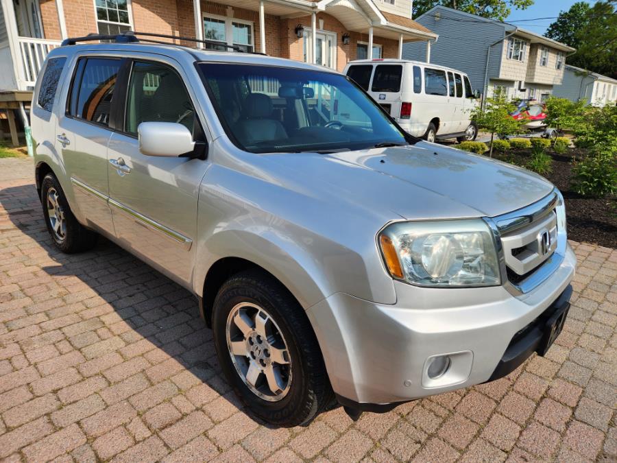 2009 Honda Pilot 4WD 4dr Touring w/Navi, available for sale in West Babylon, New York | SGM Auto Sales. West Babylon, New York 2009 Honda Pilot 4WD 4dr Touring w/Navi, available for sale in West Babylon, New York | SGM Auto Sales. West Babylon, New York
