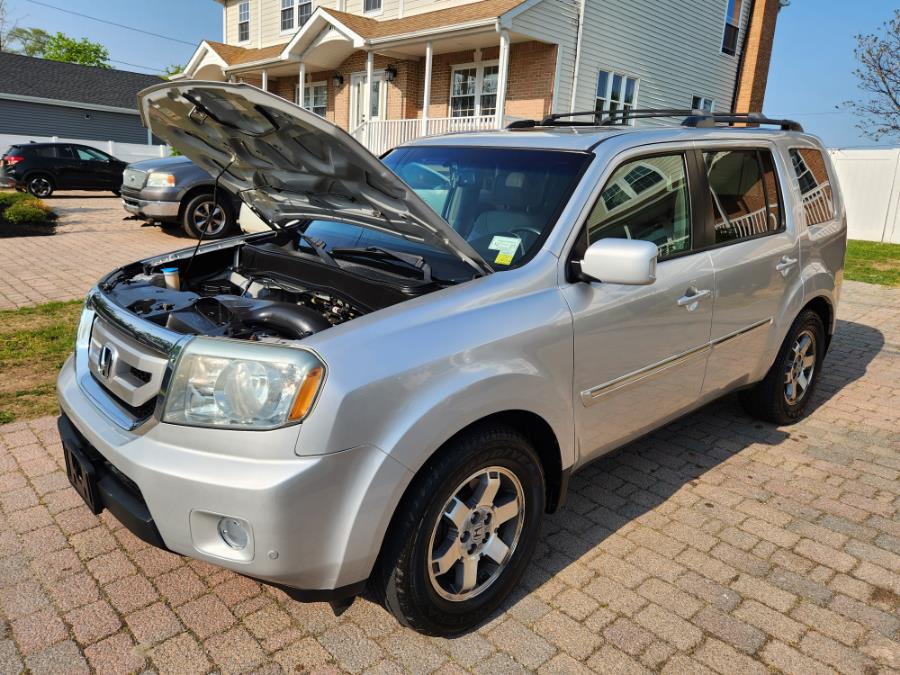 2009 Honda Pilot 4WD 4dr Touring w/Navi, available for sale in West Babylon, New York | SGM Auto Sales. West Babylon, New York 2009 Honda Pilot 4WD 4dr Touring w/Navi, available for sale in West Babylon, New York | SGM Auto Sales. West Babylon, New York