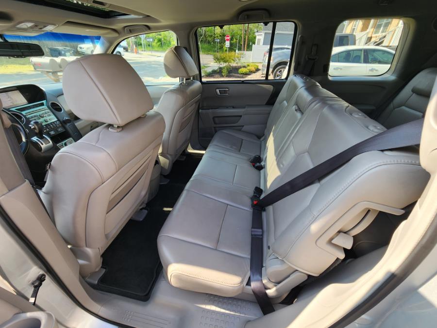 2009 Honda Pilot 4WD 4dr Touring w/Navi, available for sale in West Babylon, New York | SGM Auto Sales. West Babylon, New York 2009 Honda Pilot 4WD 4dr Touring w/Navi, available for sale in West Babylon, New York | SGM Auto Sales. West Babylon, New York