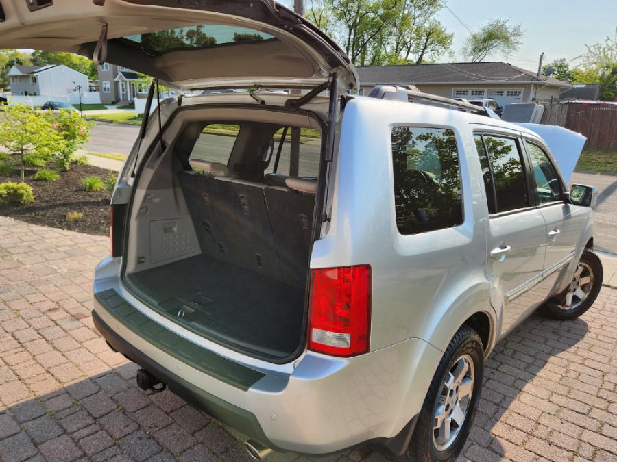 2009 Honda Pilot 4WD 4dr Touring w/Navi, available for sale in West Babylon, New York | SGM Auto Sales. West Babylon, New York 2009 Honda Pilot 4WD 4dr Touring w/Navi, available for sale in West Babylon, New York | SGM Auto Sales. West Babylon, New York