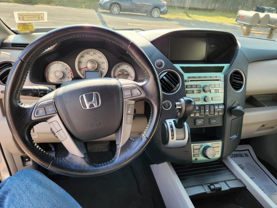 2009 Honda Pilot 4WD 4dr Touring w/Navi, available for sale in West Babylon, New York | SGM Auto Sales. West Babylon, New York 2009 Honda Pilot 4WD 4dr Touring w/Navi, available for sale in West Babylon, New York | SGM Auto Sales. West Babylon, New York