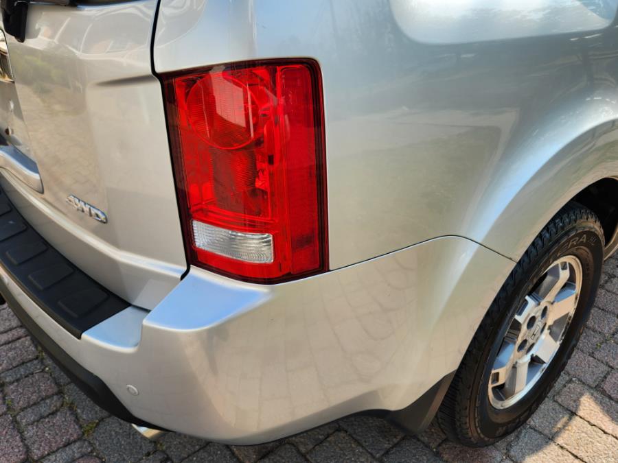 2009 Honda Pilot 4WD 4dr Touring w/Navi, available for sale in West Babylon, New York | SGM Auto Sales. West Babylon, New York 2009 Honda Pilot 4WD 4dr Touring w/Navi, available for sale in West Babylon, New York | SGM Auto Sales. West Babylon, New York