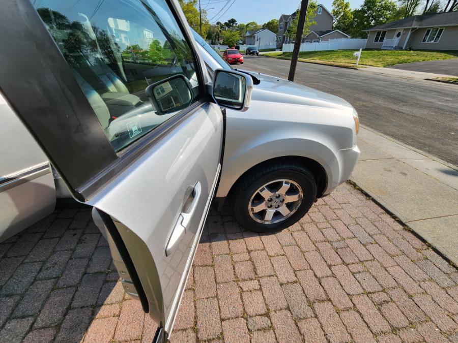 2009 Honda Pilot 4WD 4dr Touring w/Navi, available for sale in West Babylon, New York | SGM Auto Sales. West Babylon, New York 2009 Honda Pilot 4WD 4dr Touring w/Navi, available for sale in West Babylon, New York | SGM Auto Sales. West Babylon, New York