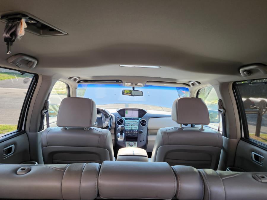 2009 Honda Pilot 4WD 4dr Touring w/Navi, available for sale in West Babylon, New York | SGM Auto Sales. West Babylon, New York 2009 Honda Pilot 4WD 4dr Touring w/Navi, available for sale in West Babylon, New York | SGM Auto Sales. West Babylon, New York