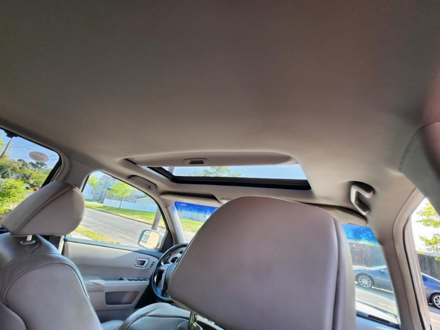 2009 Honda Pilot 4WD 4dr Touring w/Navi, available for sale in West Babylon, New York | SGM Auto Sales. West Babylon, New York 2009 Honda Pilot 4WD 4dr Touring w/Navi, available for sale in West Babylon, New York | SGM Auto Sales. West Babylon, New York