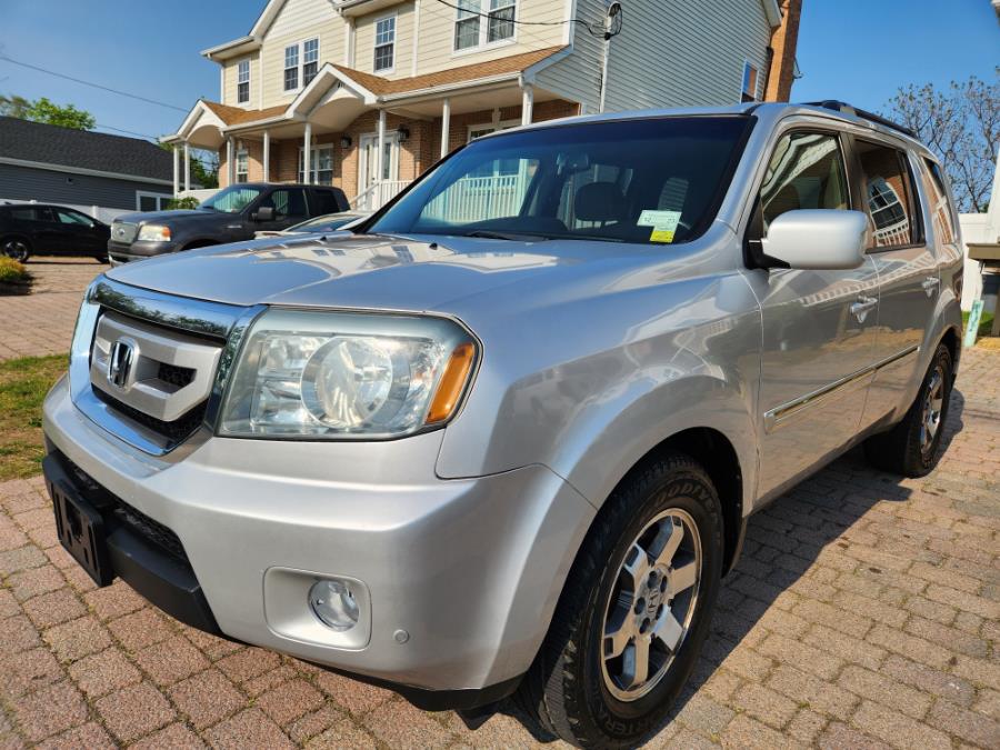 2009 Honda Pilot 4WD 4dr Touring w/Navi, available for sale in West Babylon, New York | SGM Auto Sales. West Babylon, New York 2009 Honda Pilot 4WD 4dr Touring w/Navi, available for sale in West Babylon, New York | SGM Auto Sales. West Babylon, New York