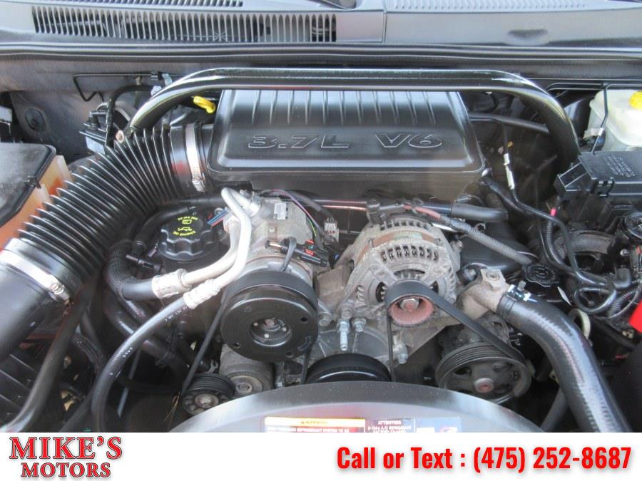 2006 Jeep Grand Cherokee 4dr Laredo 4WD, available for sale in Stratford, Connecticut | Mike's Motors LLC. Stratford, Connecticut 2006 Jeep Grand Cherokee 4dr Laredo 4WD, available for sale in Stratford, Connecticut | Mike's Motors LLC. Stratford, Connecticut