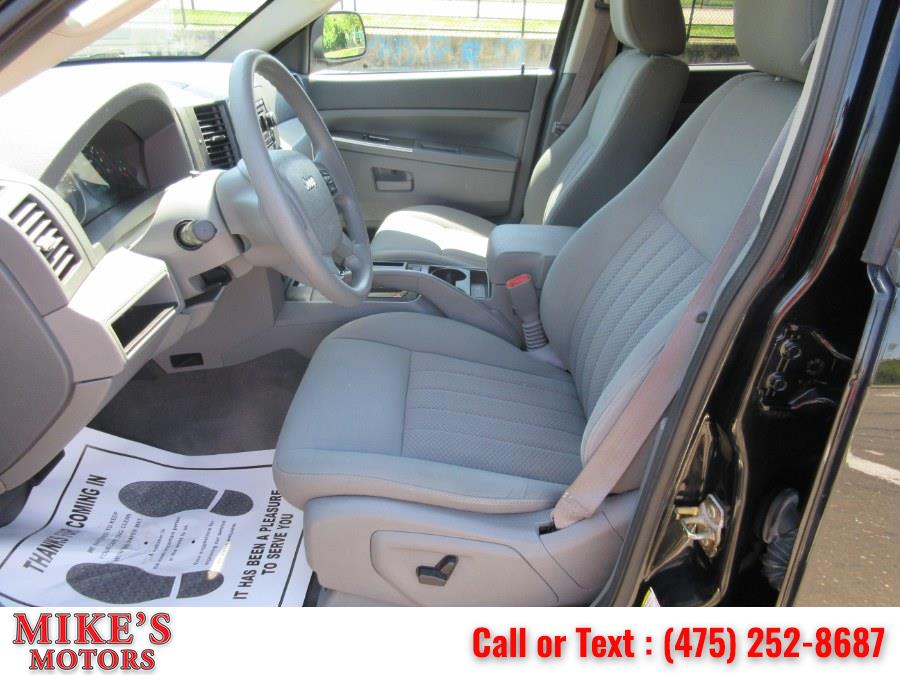 2006 Jeep Grand Cherokee 4dr Laredo 4WD, available for sale in Stratford, Connecticut | Mike's Motors LLC. Stratford, Connecticut 2006 Jeep Grand Cherokee 4dr Laredo 4WD, available for sale in Stratford, Connecticut | Mike's Motors LLC. Stratford, Connecticut