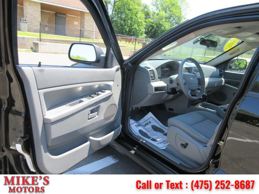 2006 Jeep Grand Cherokee 4dr Laredo 4WD, available for sale in Stratford, Connecticut | Mike's Motors LLC. Stratford, Connecticut 2006 Jeep Grand Cherokee 4dr Laredo 4WD, available for sale in Stratford, Connecticut | Mike's Motors LLC. Stratford, Connecticut
