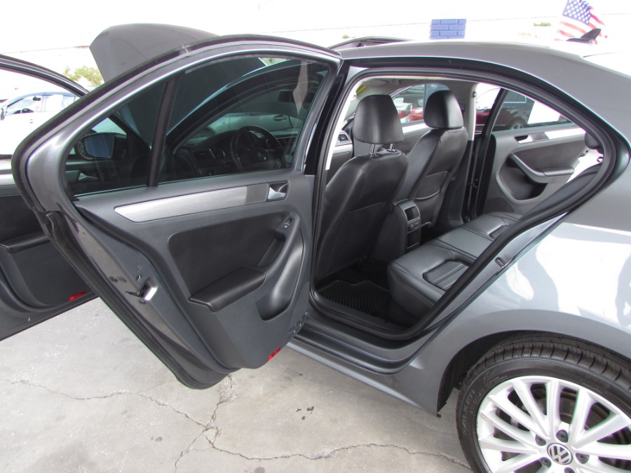 2014 Volkswagen Jetta Sedan 4dr Auto SEL, available for sale in Orlando, Florida | VIP Auto Enterprise, Inc. Orlando, Florida 2014 Volkswagen Jetta Sedan 4dr Auto SEL, available for sale in Orlando, Florida | VIP Auto Enterprise, Inc. Orlando, Florida