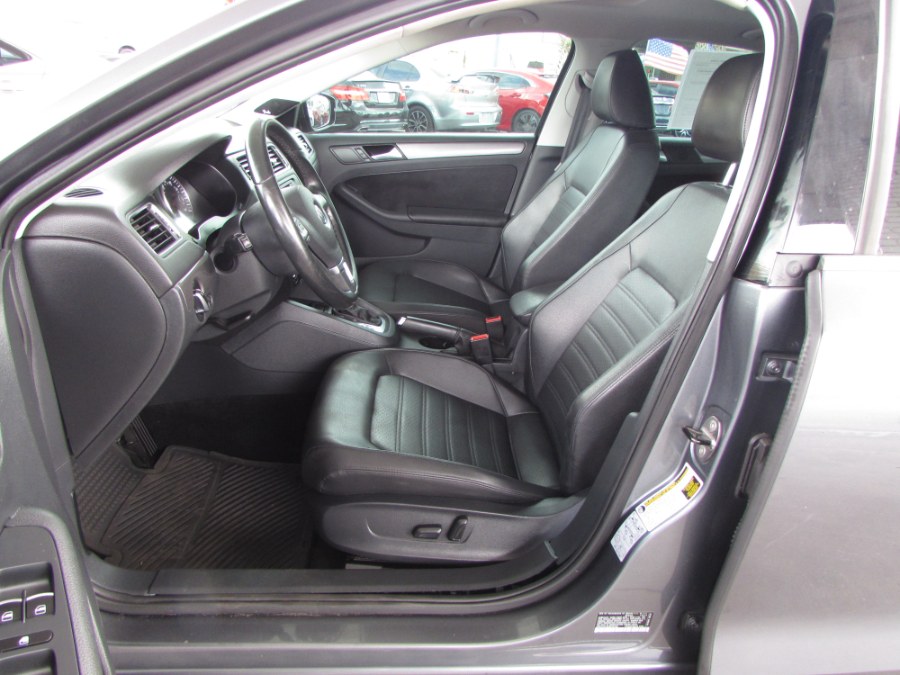 2014 Volkswagen Jetta Sedan 4dr Auto SEL, available for sale in Orlando, Florida | VIP Auto Enterprise, Inc. Orlando, Florida 2014 Volkswagen Jetta Sedan 4dr Auto SEL, available for sale in Orlando, Florida | VIP Auto Enterprise, Inc. Orlando, Florida