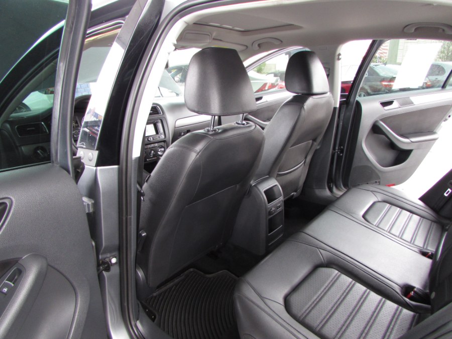 2014 Volkswagen Jetta Sedan 4dr Auto SEL, available for sale in Orlando, Florida | VIP Auto Enterprise, Inc. Orlando, Florida 2014 Volkswagen Jetta Sedan 4dr Auto SEL, available for sale in Orlando, Florida | VIP Auto Enterprise, Inc. Orlando, Florida