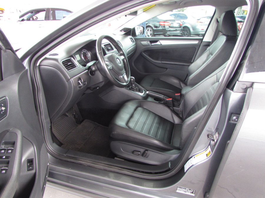 2014 Volkswagen Jetta Sedan 4dr Auto SEL, available for sale in Orlando, Florida | VIP Auto Enterprise, Inc. Orlando, Florida 2014 Volkswagen Jetta Sedan 4dr Auto SEL, available for sale in Orlando, Florida | VIP Auto Enterprise, Inc. Orlando, Florida
