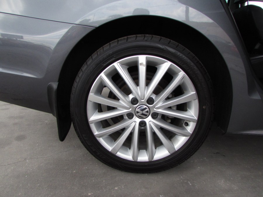 2014 Volkswagen Jetta Sedan 4dr Auto SEL, available for sale in Orlando, Florida | VIP Auto Enterprise, Inc. Orlando, Florida 2014 Volkswagen Jetta Sedan 4dr Auto SEL, available for sale in Orlando, Florida | VIP Auto Enterprise, Inc. Orlando, Florida
