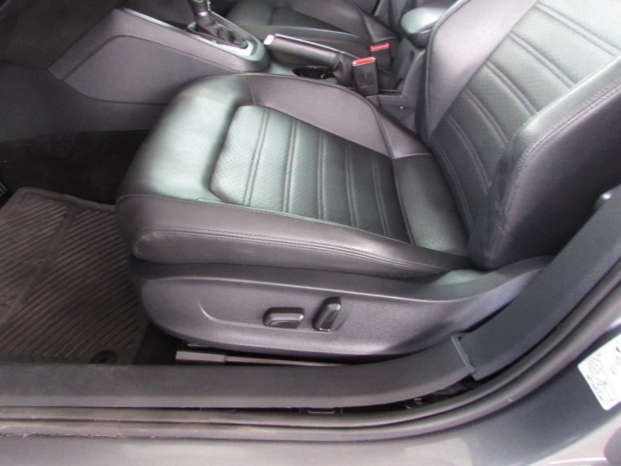 2014 Volkswagen Jetta Sedan 4dr Auto SEL, available for sale in Orlando, Florida | VIP Auto Enterprise, Inc. Orlando, Florida 2014 Volkswagen Jetta Sedan 4dr Auto SEL, available for sale in Orlando, Florida | VIP Auto Enterprise, Inc. Orlando, Florida