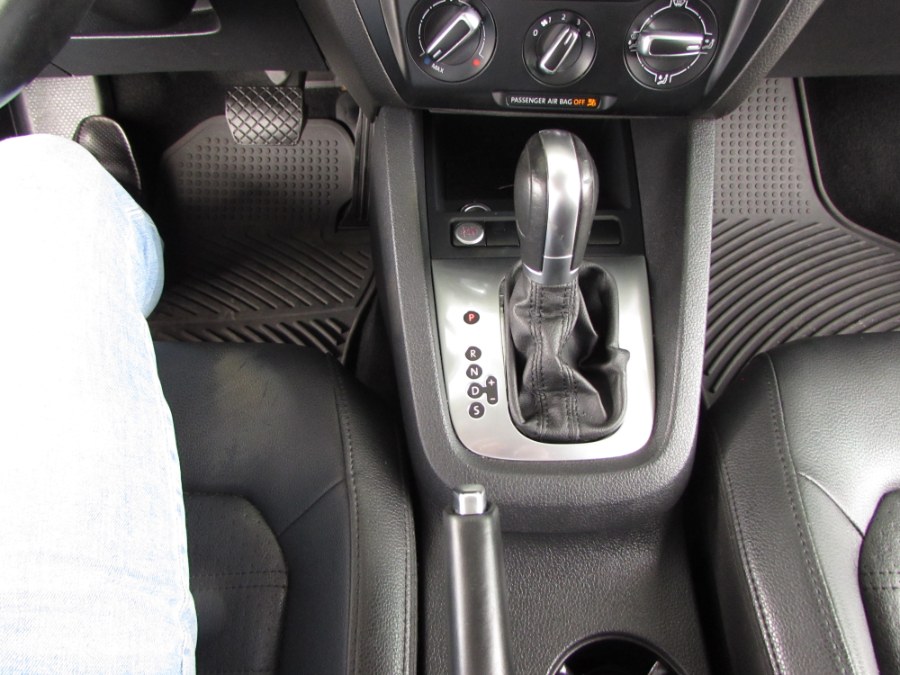 2014 Volkswagen Jetta Sedan 4dr Auto SEL, available for sale in Orlando, Florida | VIP Auto Enterprise, Inc. Orlando, Florida 2014 Volkswagen Jetta Sedan 4dr Auto SEL, available for sale in Orlando, Florida | VIP Auto Enterprise, Inc. Orlando, Florida
