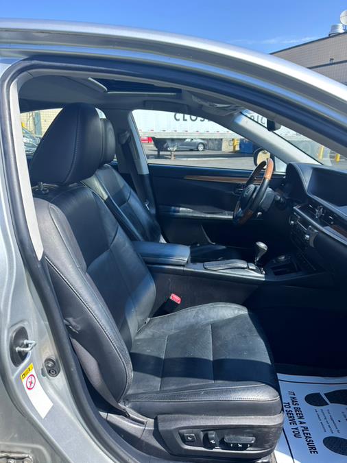 2014 Lexus ES 300h 4dr Sdn Hybrid, available for sale in Revere, Massachusetts | Wonderland Auto. Revere, Massachusetts 2014 Lexus ES 300h 4dr Sdn Hybrid, available for sale in Revere, Massachusetts | Wonderland Auto. Revere, Massachusetts