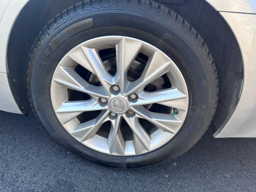 2014 Lexus ES 300h 4dr Sdn Hybrid, available for sale in Revere, Massachusetts | Wonderland Auto. Revere, Massachusetts 2014 Lexus ES 300h 4dr Sdn Hybrid, available for sale in Revere, Massachusetts | Wonderland Auto. Revere, Massachusetts
