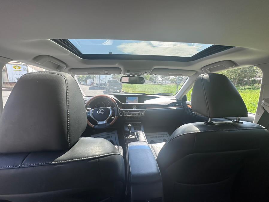 2014 Lexus ES 300h 4dr Sdn Hybrid, available for sale in Revere, Massachusetts | Wonderland Auto. Revere, Massachusetts 2014 Lexus ES 300h 4dr Sdn Hybrid, available for sale in Revere, Massachusetts | Wonderland Auto. Revere, Massachusetts