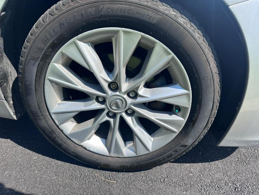 2014 Lexus ES 300h 4dr Sdn Hybrid, available for sale in Revere, Massachusetts | Wonderland Auto. Revere, Massachusetts 2014 Lexus ES 300h 4dr Sdn Hybrid, available for sale in Revere, Massachusetts | Wonderland Auto. Revere, Massachusetts