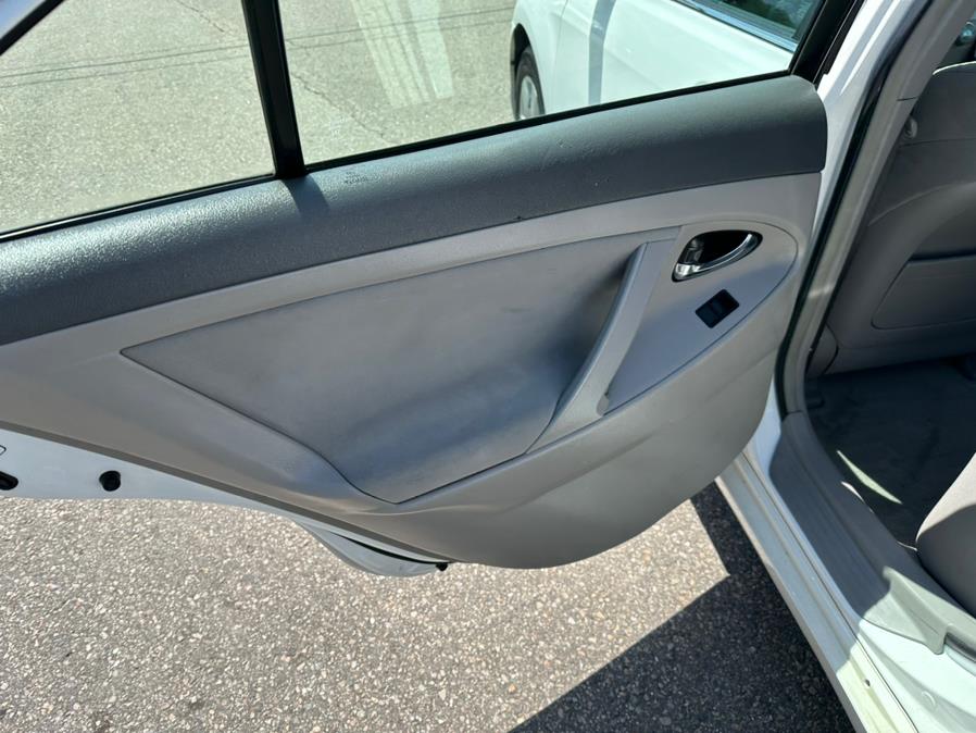 2007 Toyota Camry 4dr Sdn I4 Auto LE (Natl), available for sale in South Windsor, Connecticut | Mike And Tony Auto Sales, Inc. South Windsor, Connecticut 2007 Toyota Camry 4dr Sdn I4 Auto LE (Natl), available for sale in South Windsor, Connecticut | Mike And Tony Auto Sales, Inc. South Windsor, Connecticut