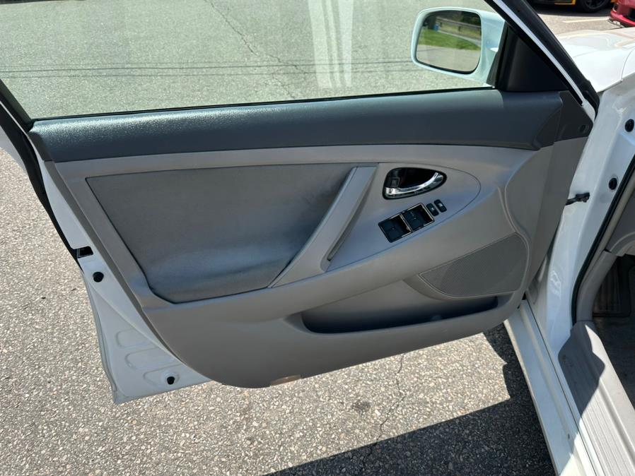 2007 Toyota Camry 4dr Sdn I4 Auto LE (Natl), available for sale in South Windsor, Connecticut | Mike And Tony Auto Sales, Inc. South Windsor, Connecticut 2007 Toyota Camry 4dr Sdn I4 Auto LE (Natl), available for sale in South Windsor, Connecticut | Mike And Tony Auto Sales, Inc. South Windsor, Connecticut