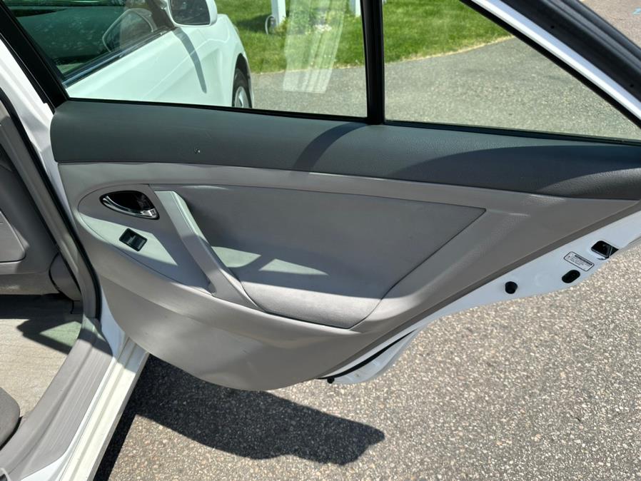 2007 Toyota Camry 4dr Sdn I4 Auto LE (Natl), available for sale in South Windsor, Connecticut | Mike And Tony Auto Sales, Inc. South Windsor, Connecticut 2007 Toyota Camry 4dr Sdn I4 Auto LE (Natl), available for sale in South Windsor, Connecticut | Mike And Tony Auto Sales, Inc. South Windsor, Connecticut