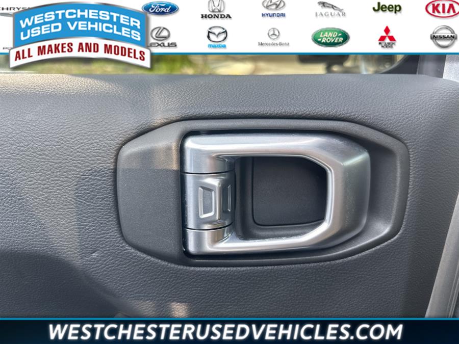 2019 Jeep Wrangler Unlimited Sahara, available for sale in White Plains, New York | Westchester Used Vehicles. White Plains, New York 2019 Jeep Wrangler Unlimited Sahara, available for sale in White Plains, New York | Westchester Used Vehicles. White Plains, New York