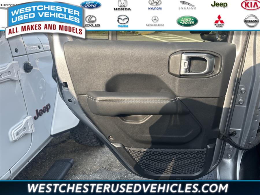 2019 Jeep Wrangler Unlimited Sahara, available for sale in White Plains, New York | Westchester Used Vehicles. White Plains, New York 2019 Jeep Wrangler Unlimited Sahara, available for sale in White Plains, New York | Westchester Used Vehicles. White Plains, New York