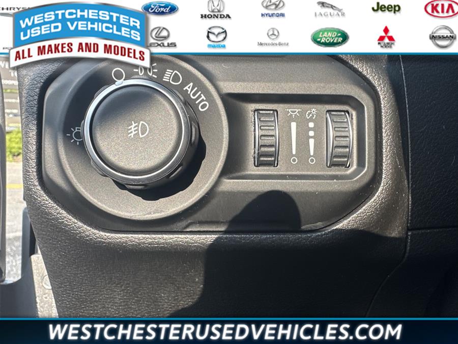 2019 Jeep Wrangler Unlimited Sahara, available for sale in White Plains, New York | Westchester Used Vehicles. White Plains, New York 2019 Jeep Wrangler Unlimited Sahara, available for sale in White Plains, New York | Westchester Used Vehicles. White Plains, New York